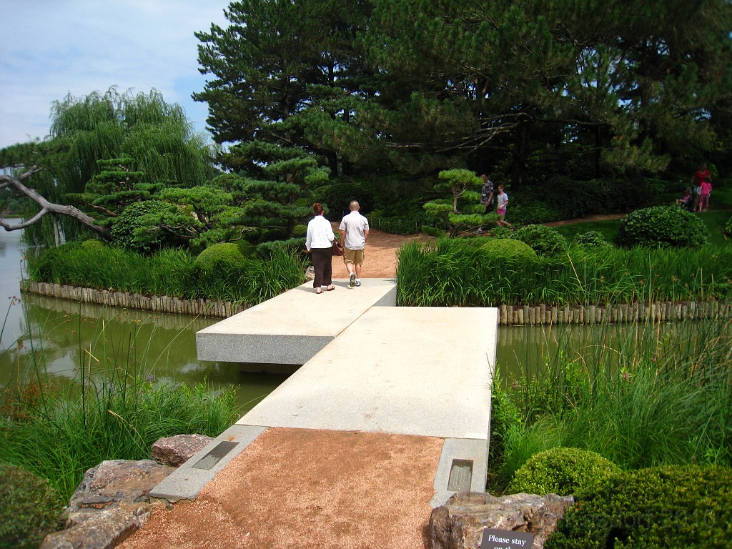 Botanical Gardens 2010 0285.jpg - The Chicago Botanic Gardens. Wear comfortable shoes, and be prepared to enjoy the landscape for a day.